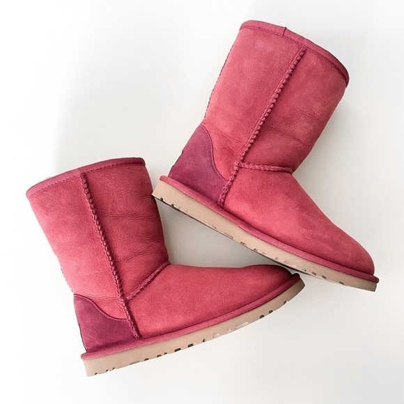 Ugg Australia Classic Short Boots - Picture 1 of 13
